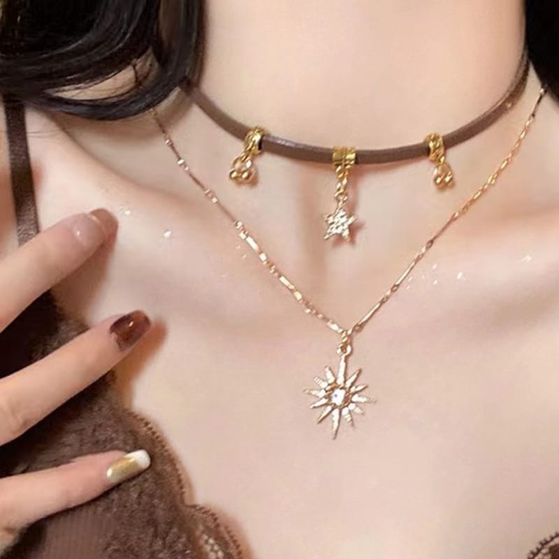 Sweet Cool Spice Girl ~ Double Layer Stacked Sunflower Brown Leather Necklace Women Choker Niche Design Collarbone Necklace