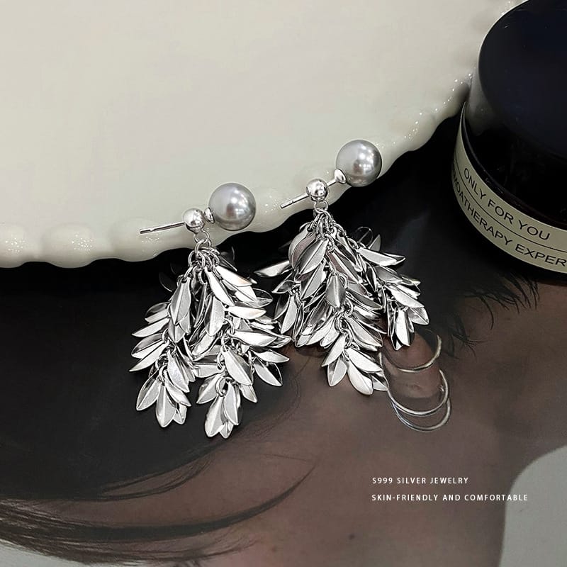 Aobao S999 pure silver high-grade Leaf pearl stud earrings Women's Light luxury cool wind wave light Lingling ear jewelry generation hair