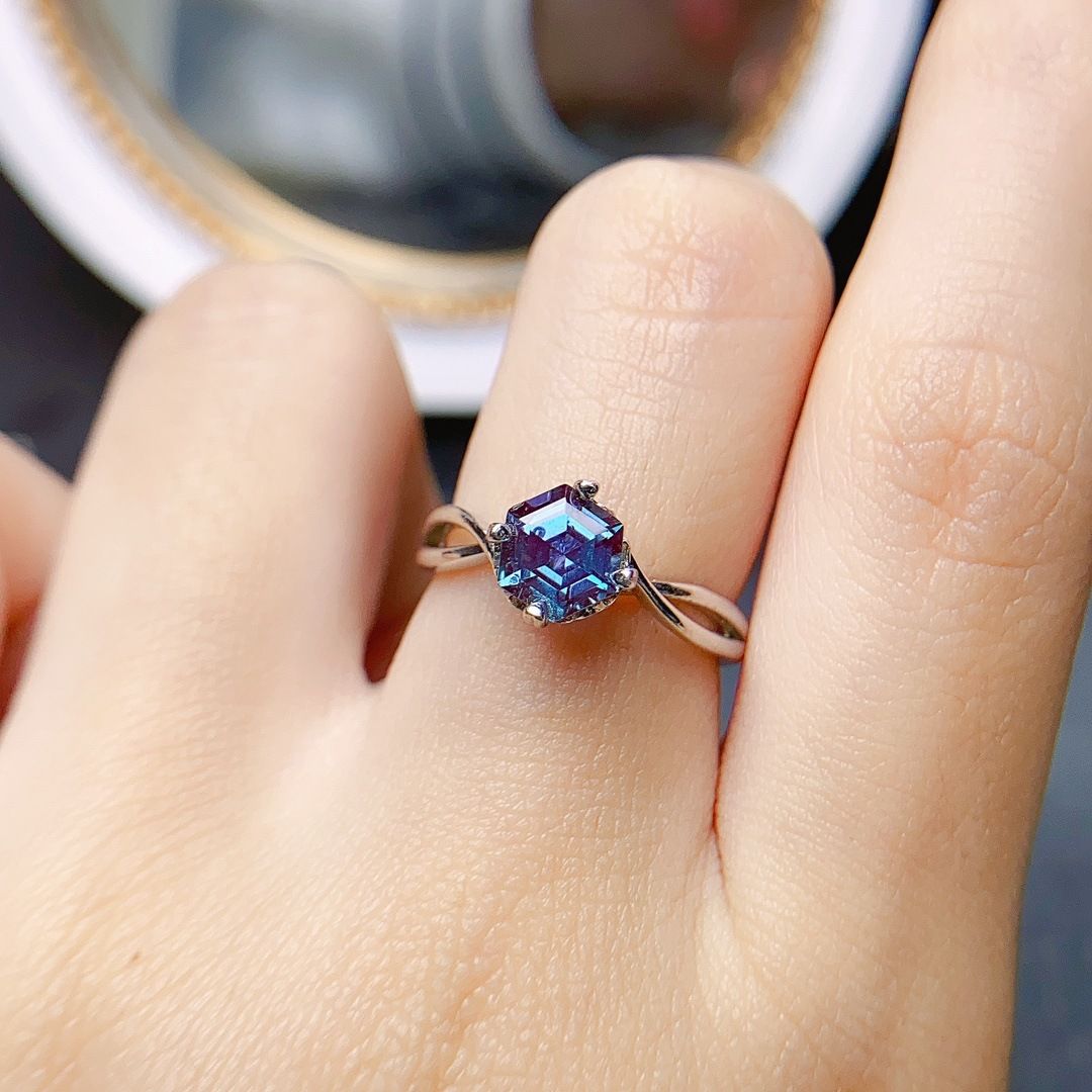 Factory wholesale explosions Alexander ring S925 silver inlaid stone 6*6 selling Europe and the United States a generation of hair
