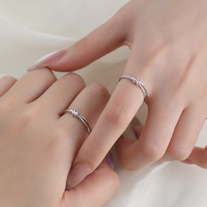 Abao S999 Pure Silver Concentric Knot Couple Rings, a Pair of High-End Simple Style Fashion Rings and Hand Accessories for Delivery