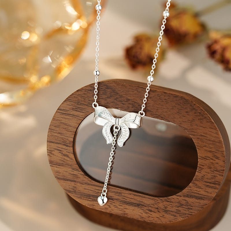 S999 Silver Princess Butterfly Love Necklace Women's Light Luxury Niche High-end Design Sense Clavicle Chain
