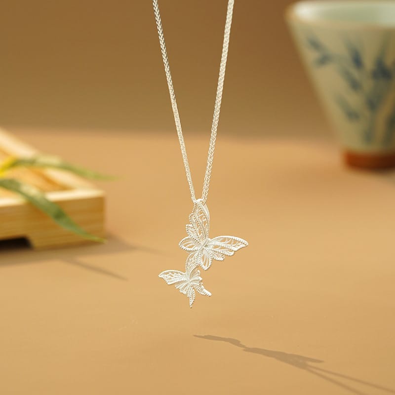  S999 Silver High-grade Double Butterfly Necklace Women's Niche Design All-match Fresh and Sweet Clavicle Chain 