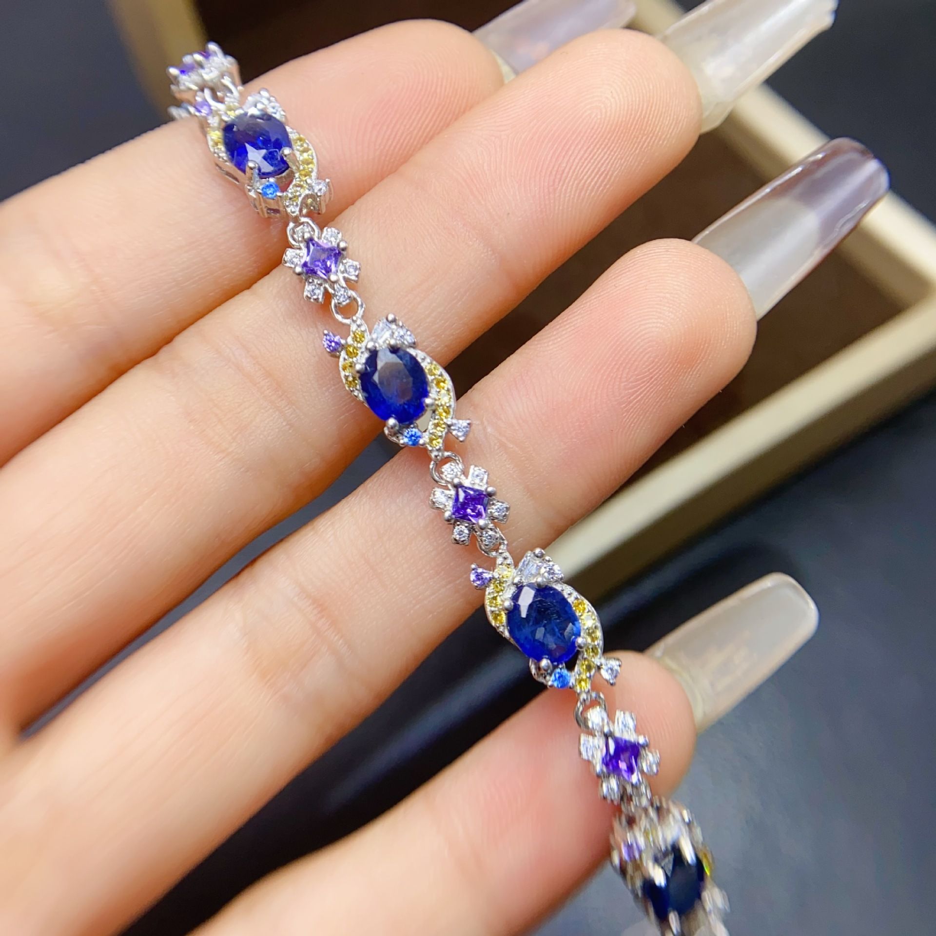 S925 silver inlaid simple fashion natural sapphire bracelet 5 * 6mm advanced sense design live broadcast supply