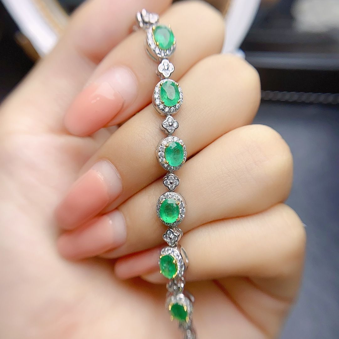 Factory wholesale explosions natural emerald bracelet S925 silver inlaid main stone 4*5 hot Europe and the United States a generation of hair