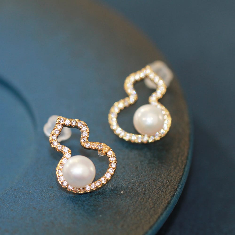 Natural Freshwater Pearl Earrings Classic Small Gourd Exquisite Niche Elegant Earrings Versatile Personality High Sense Earrings