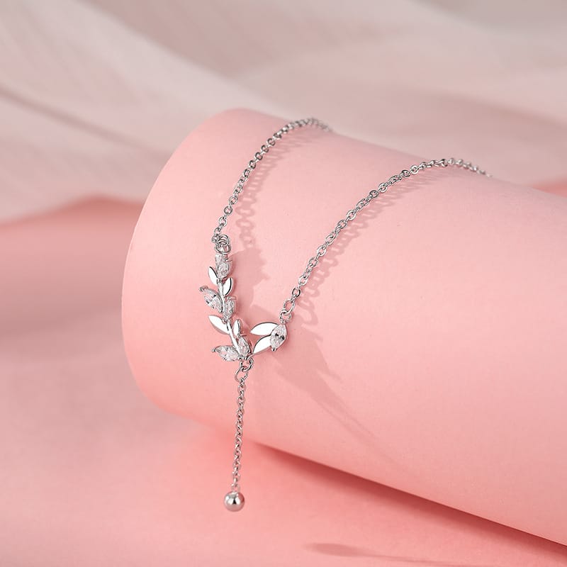 Po S999 Foot Silver Leaf Necklace Women's New Explosive Niche Design Light Luxury High-end Girl's Clavicle Chain