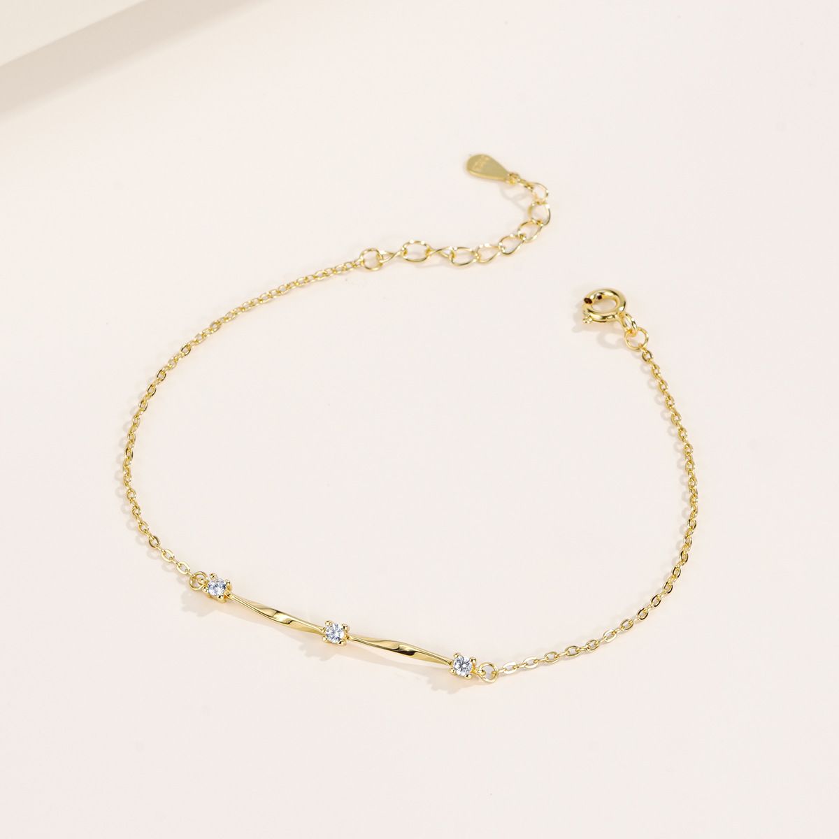 S925 Silver Mobius Bracelet Women's Light Luxury Simple Golden Cool Style Micro-inlaid Style Hand Jewelry