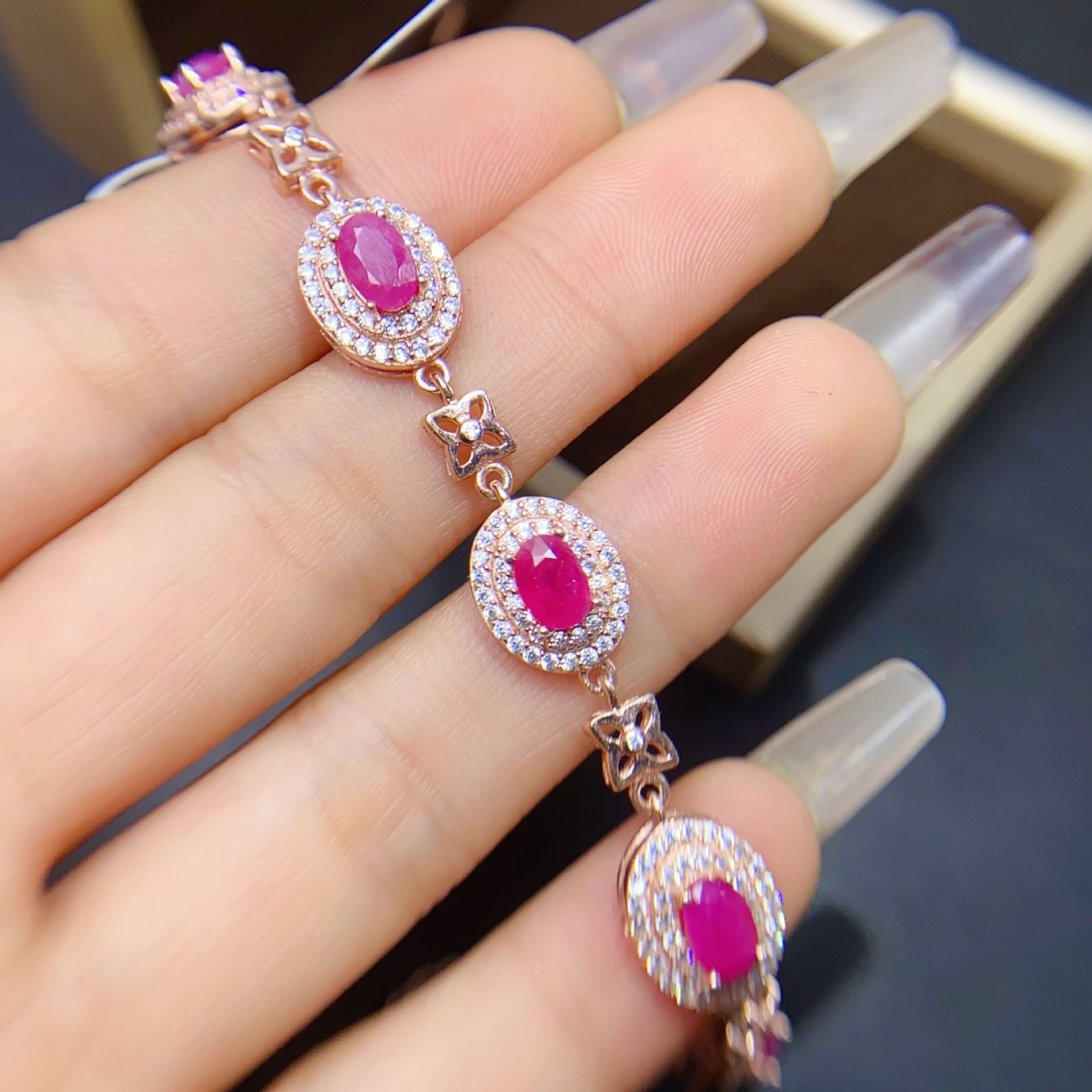 Natural laochu ruby bracelet 4 * 6mm 925 silver inlaid natural laochu ruby bracelet beautiful style