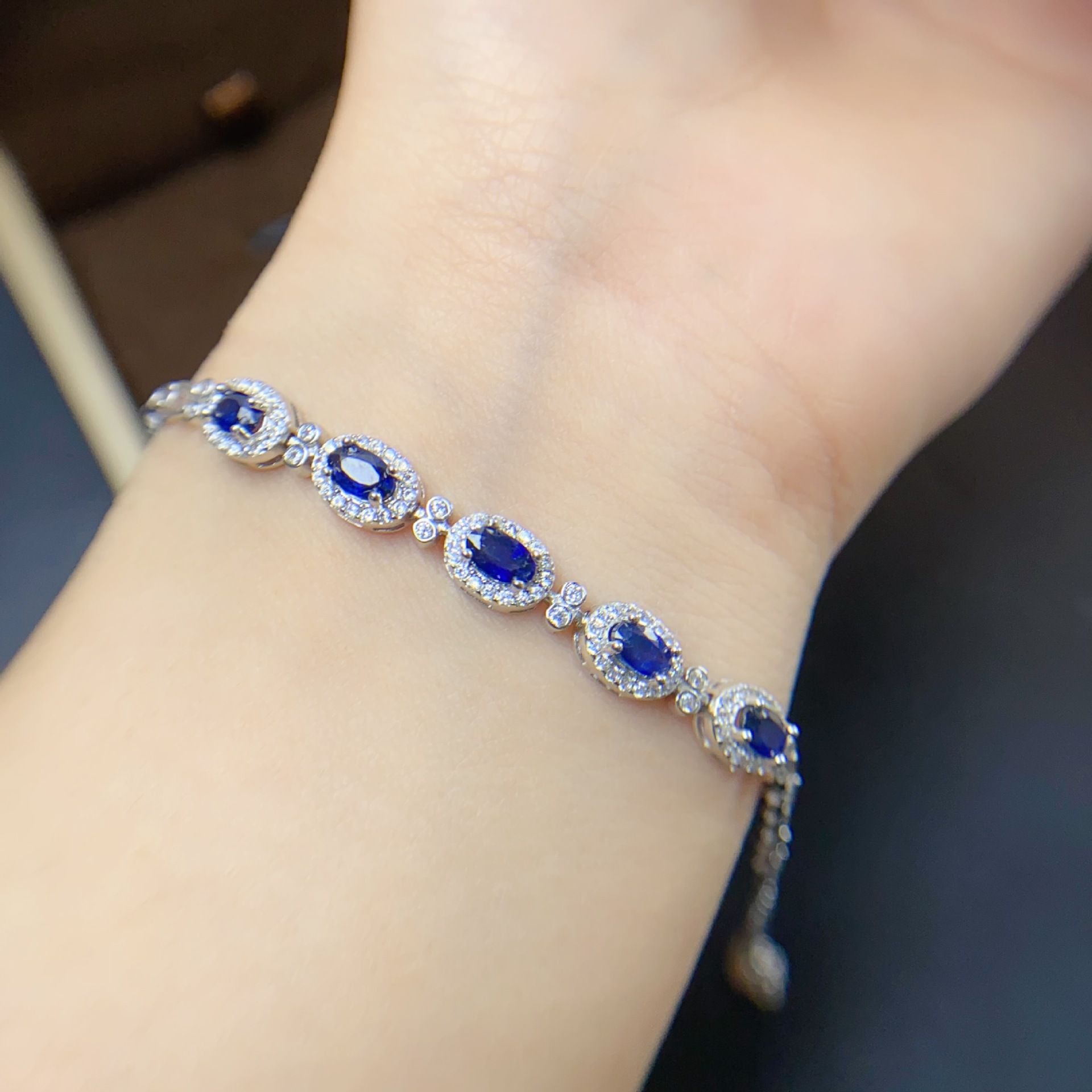 S925 silver inlaid simple fashion natural sapphire bracelet 3 * 5mm advanced sense design live broadcast supply