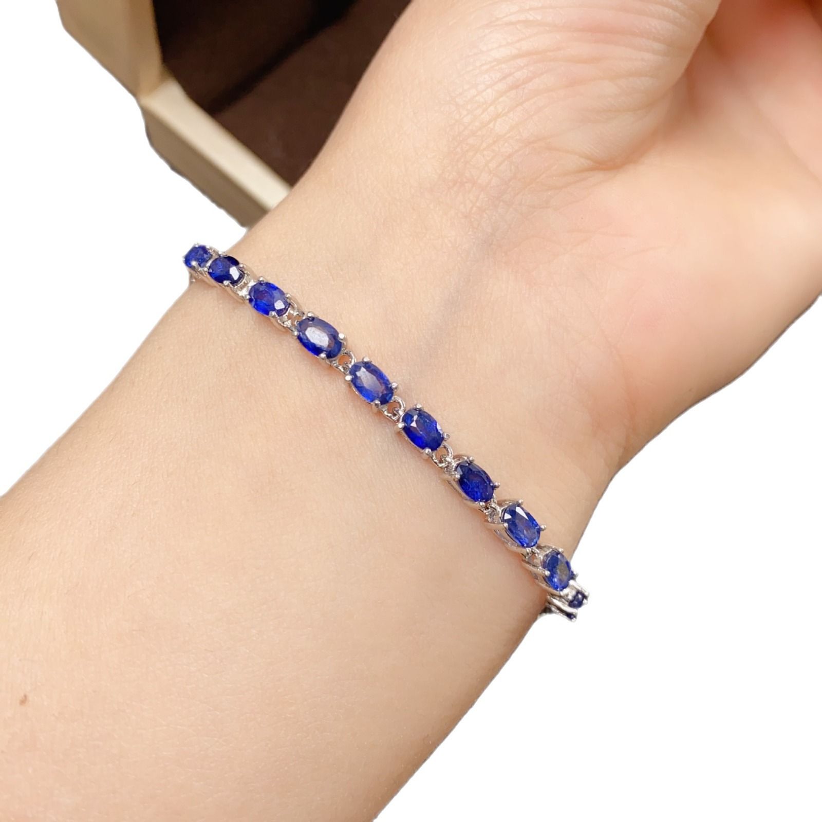 S925 silver inlaid simple fashion natural sapphire bracelet 3 * 5mm advanced sense design live broadcast supply