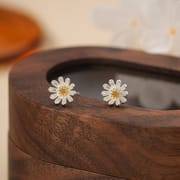 Po S999 Silver Daisy Earrings Advanced Design Cute Sweet Temperament Ear Pole Small Earrings for Hair