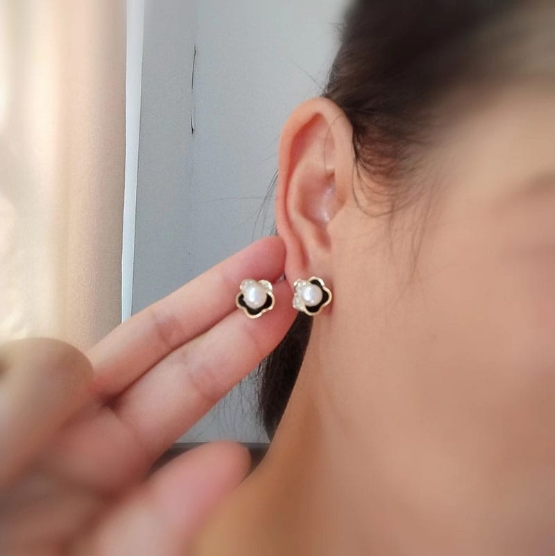 Natural Freshwater Pearl Earrings Auspicious Clouds Small and Exquisite Pearl Earrings Light Luxury Niche 2024 New Earrings