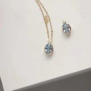 Simple natural aquamarini pendant 2 Karat clavicle chain pendant wholesale exquisite first-hand supply