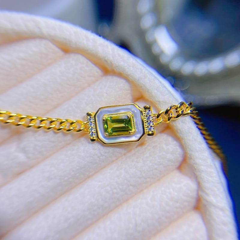 New natural olivine bracelet 925 silver inlaid gift wholesale light luxury simple design