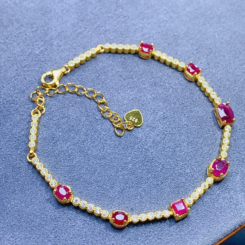 Light luxury new small fresh natural ruby bracelet 925 silver bracelet live supply inspection Ruby