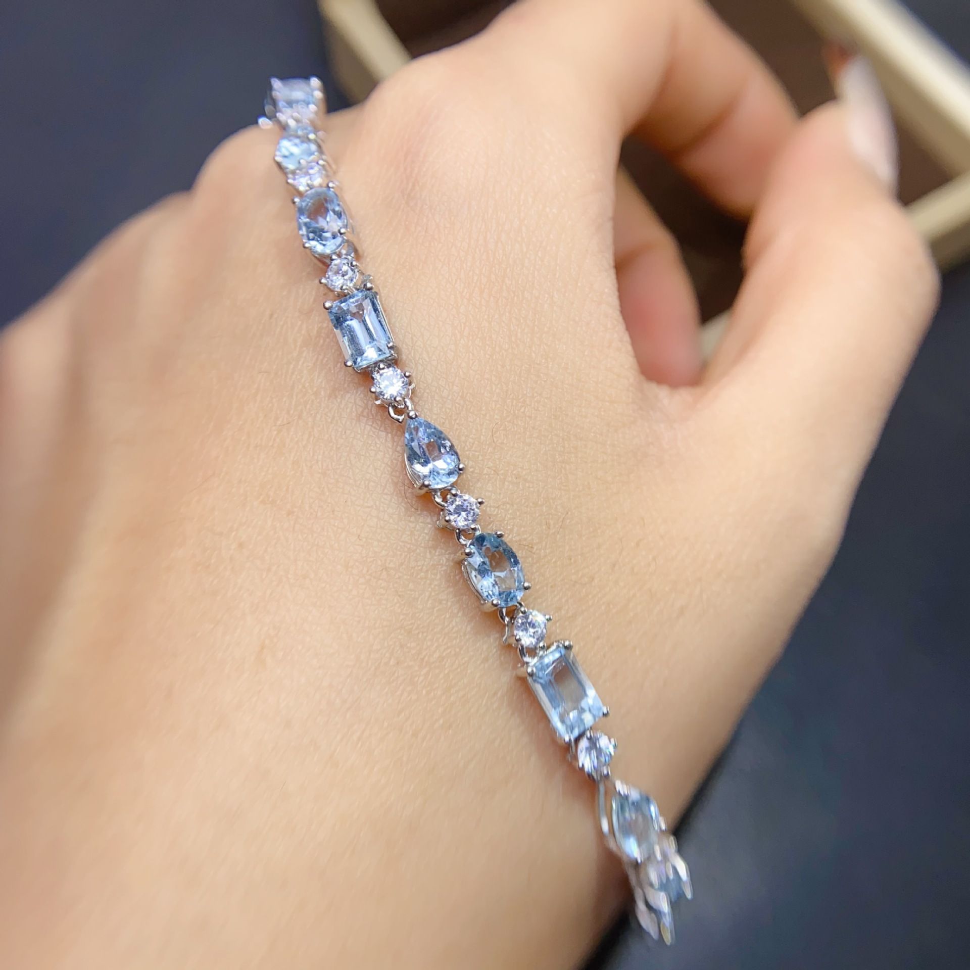 Fresh natural aquamarine bracelet 925 silver wholesale Women's bracelet 6*4*5mm crystal clean supply