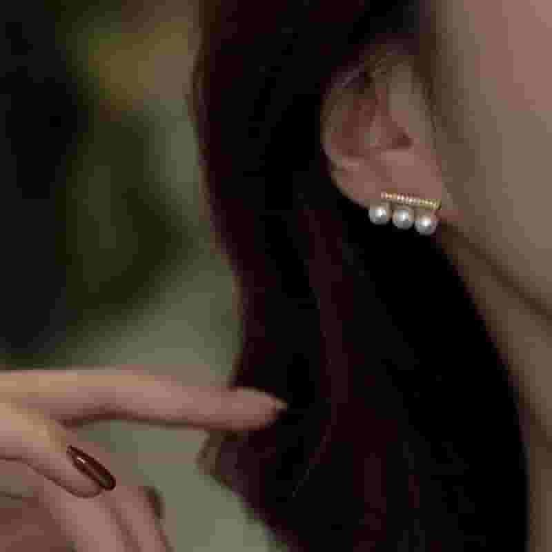 Balance beam inlaid zircon freshwater pearl earrings niche high-end design earrings personality temperament luxury trendy earrings
