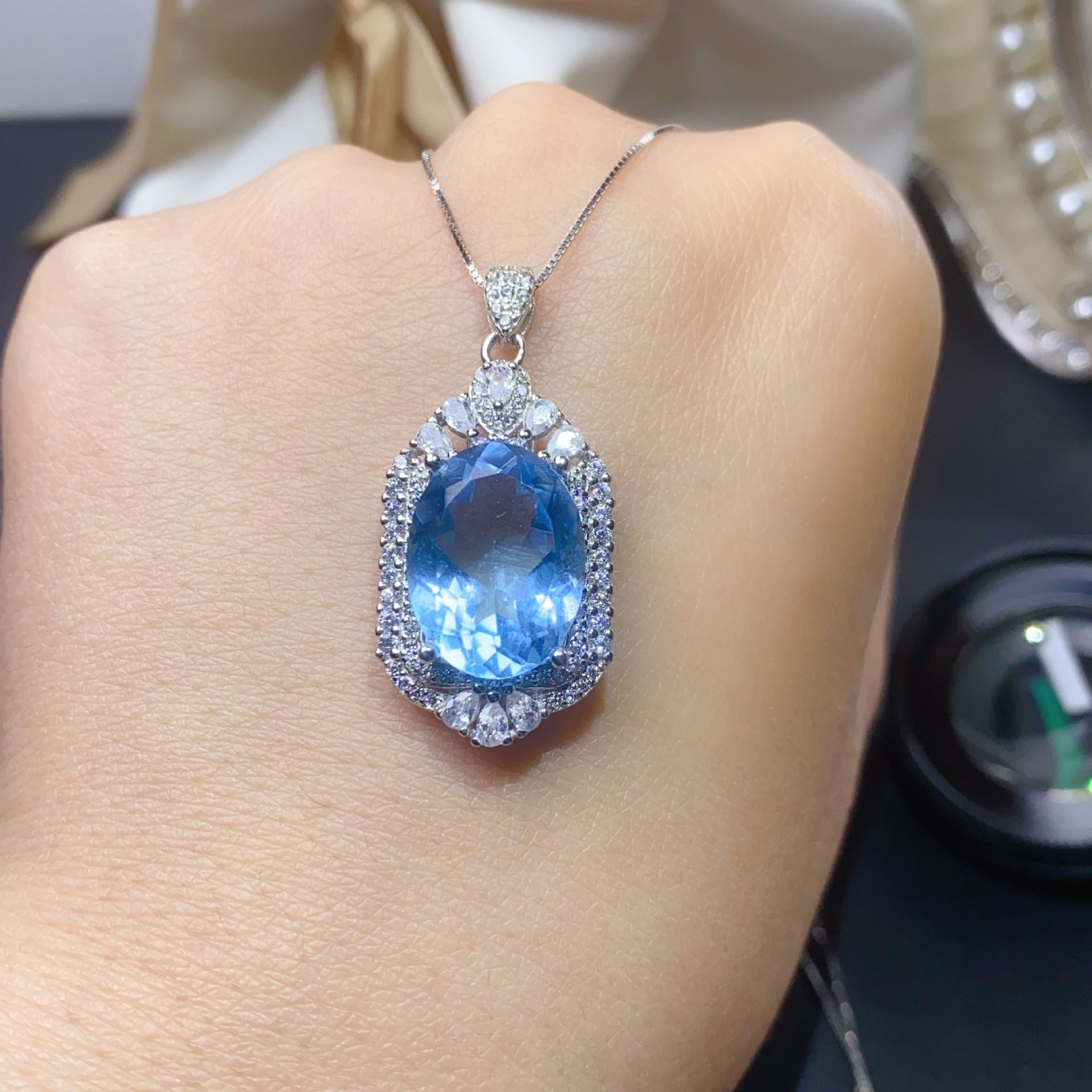 New natural blue topaz pendant 12 * 16mm elegant clavicle chain s925 Silver Women's pendant live supply