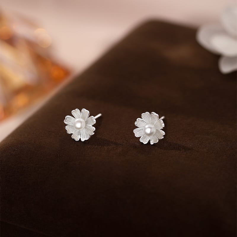  S999 Silver French Retro Flower Pearl Earrings Women's New High-end Sense Small Fresh Earrings