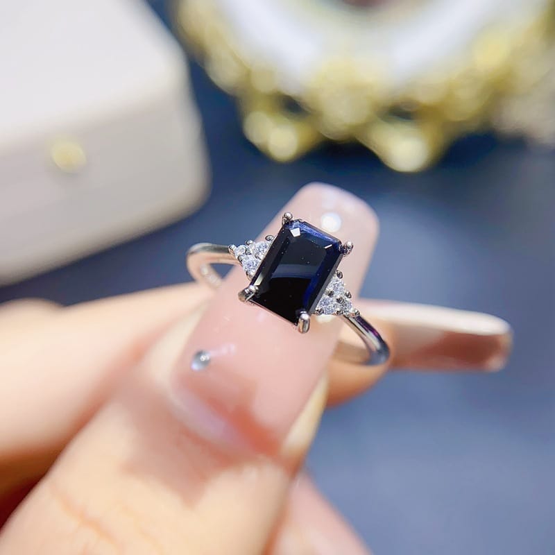 Small fresh simple U.S. imported black Mosan diamond ladies ring 925 silver 5*7 sugar black card drill pen