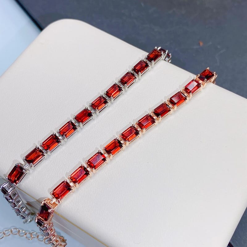 Natural garnet bracelet girls bracelet 925 silver 4 * 6mm garnet bracelet gift colorful treasure wholesale