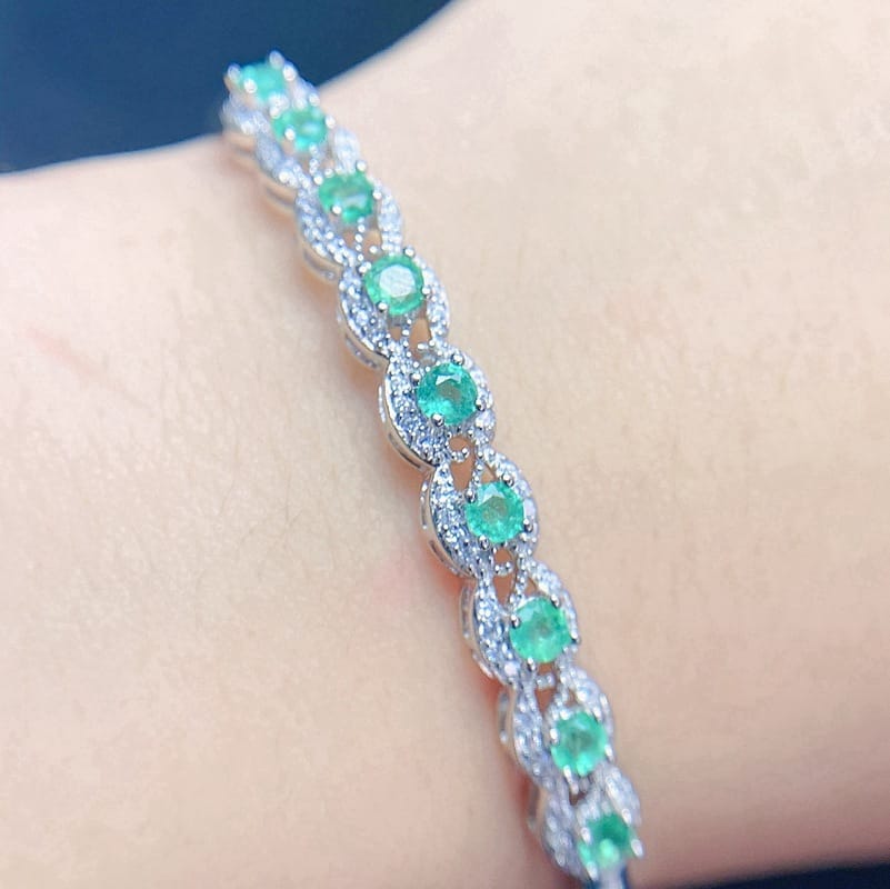 Small fresh bracelet 925 silver inlaid natural emerald bracelet women's buckle bracelet live TikTok supply