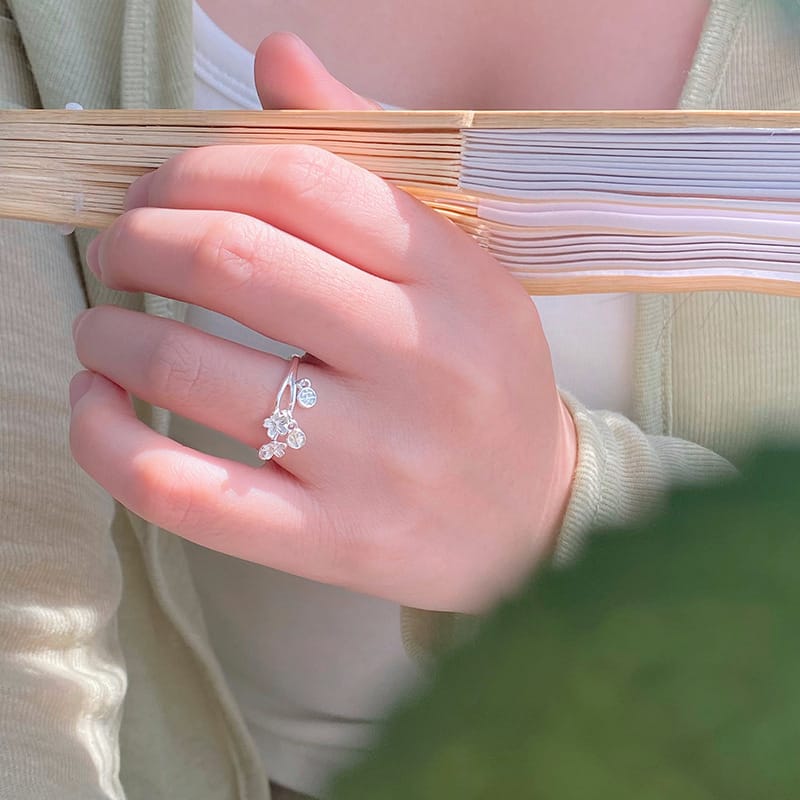 Po S999 Silver Flower Peace Ring Sweet and Fresh High Temperament Girls Send Girlfriend Ring for Hair