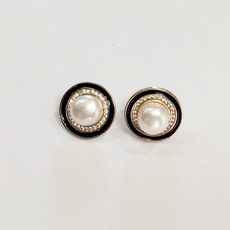 Natural Freshwater Pearl Earrings Black and White Large Round Buckle Zircon Earrings Small Chanel Style Personalized Fashion Earrings Earrings New Style