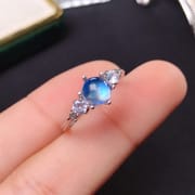 Blue Moonstone ladies ring 925 silver inlaid natural blue moonlight ladies ring to send a gift to his girlfriend