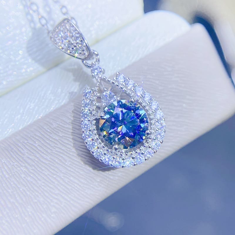 Mosang Diamond Pendant to Send Girlfriend 925 Silver Inlaid Colorful Mosang Diamond Pendant Mesang GRA Certificate Waist Size 1 karat