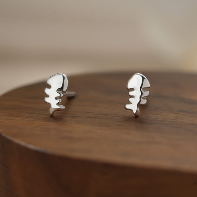S999 Pure Silver Fish Bone Earrings Niche Unique Cute Fresh High-grade Small and Exquisite Earrings