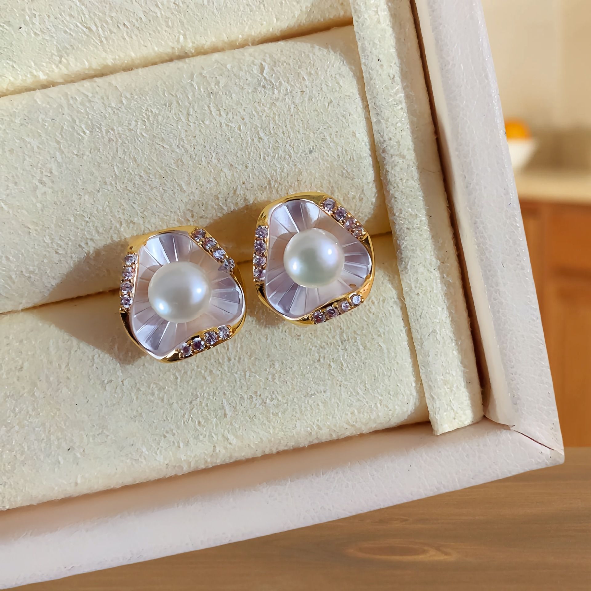Classical Beauty New Chinese Pearl Zircon Earrings Triangle Flower High-grade Sense New Style Light Luxury All-match Earrings