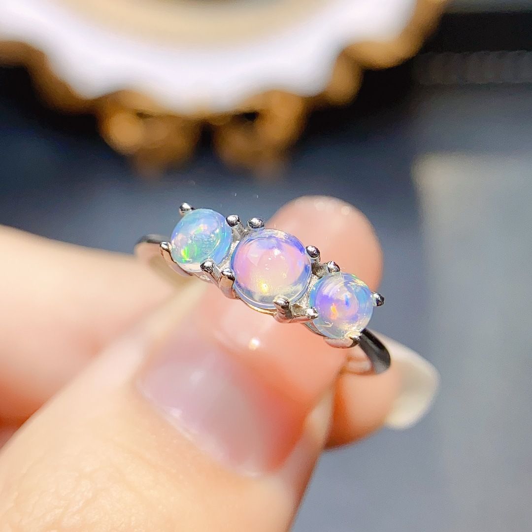 Factory wholesale explosions natural white opal ring S925 silver inlaid main stone 5*5 selling Europe and the United States a generation of hair