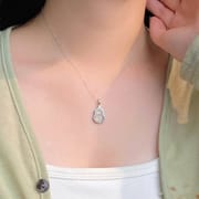Po S999 Foot Silver Niche White Chalcedony Gourd Necklace Women's Light Luxury High-end Sense Personalized Fashion Necklace for Hair