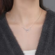 Po S999 Foot Silver Light Luxury Leaf Love Necklace Women's Niche Sweet and Gentle All-match Fashion Clavicle Chain for Hair