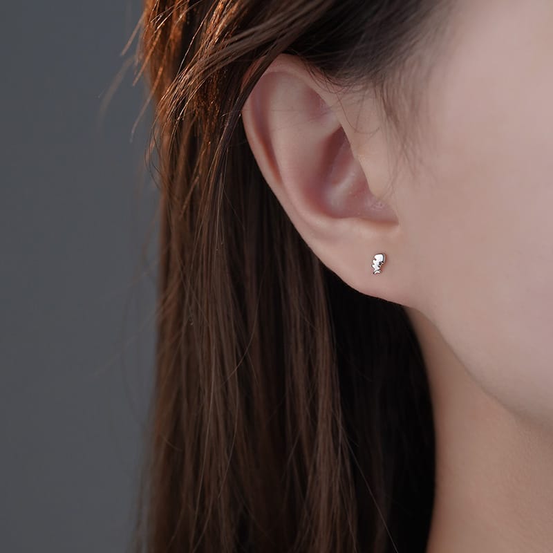 Po S999 Foot Silver Fish Bone Earrings Niche Unique Cute Fresh High-grade Small and Exquisite Earrings