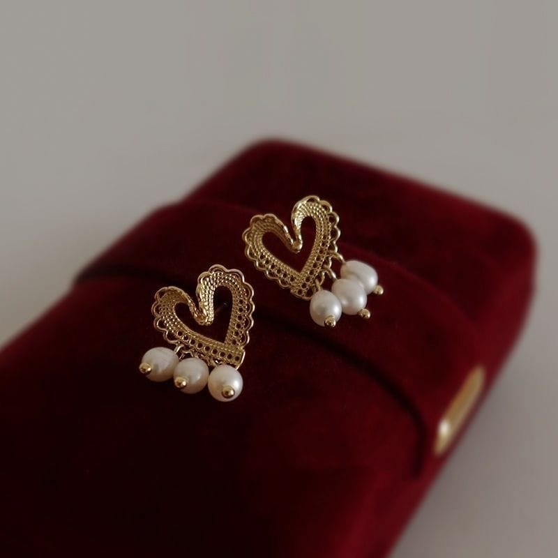 Natural Freshwater Rice-shaped Pearl Earrings Hollow Love Lace Exquisite Court Style Earrings Women's Fashionable Light Luxury Earrings