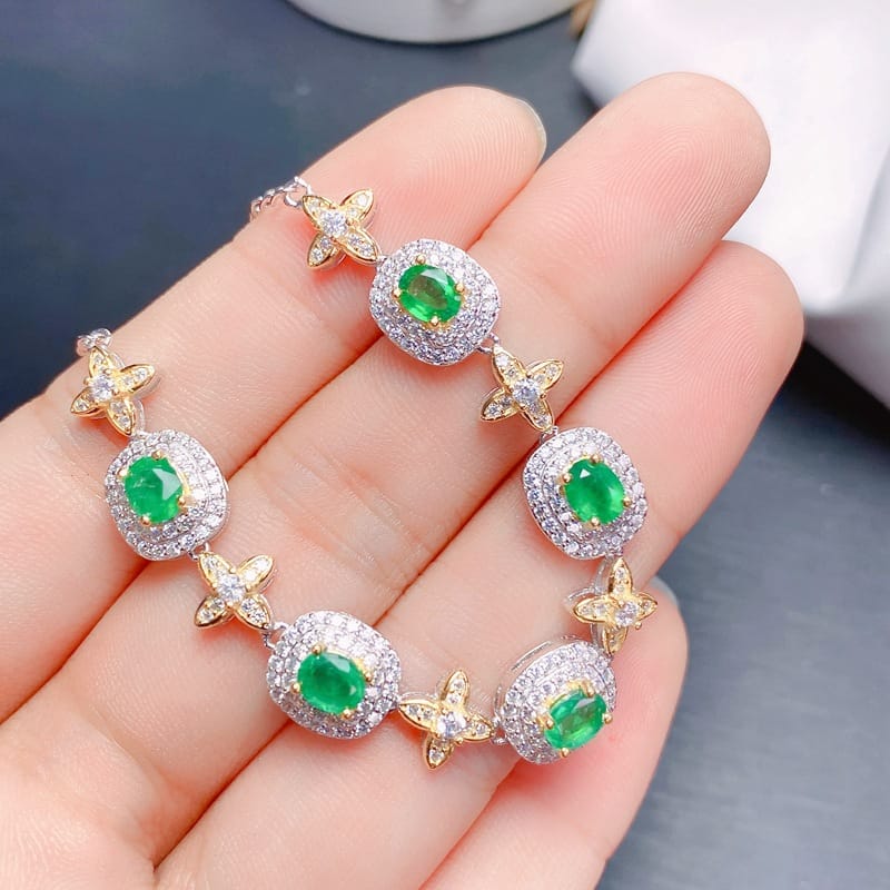 Natural Emerald Luxury light luxury elegant 925 silver inlaid bracelet crystal clean color 