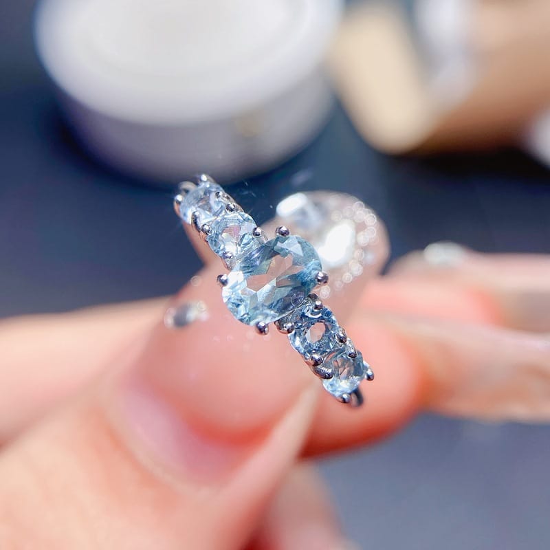 Japanese and Korean fashion beautiful ring 925 silver inlaid natural aquamarine ring 6 * 4mm live TikTok overseas supply batch