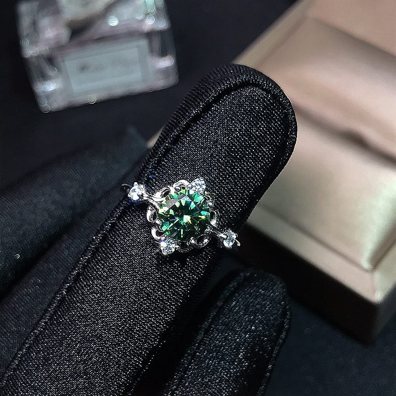 1 karat Green Mosang Diamond Women's Ring GRA Certificate Black Card Waist Code 925 Silver Inlay Platinum Plated