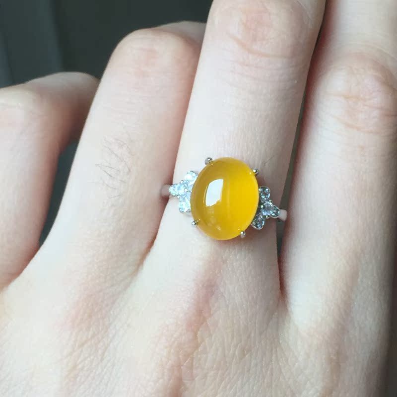 Huang Chalcedony Ring with 925 Silver 