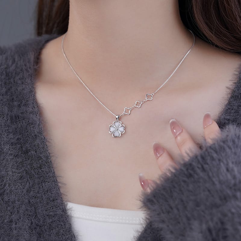 999 Pure Silver Light Luxury Four-Leaf Clover Necklace for Women, Korean Style, Simple Niche High-End Clavicle Chain
