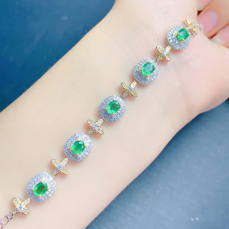 Natural Emerald Luxury light luxury elegant 925 silver inlaid bracelet crystal clean color rich tested