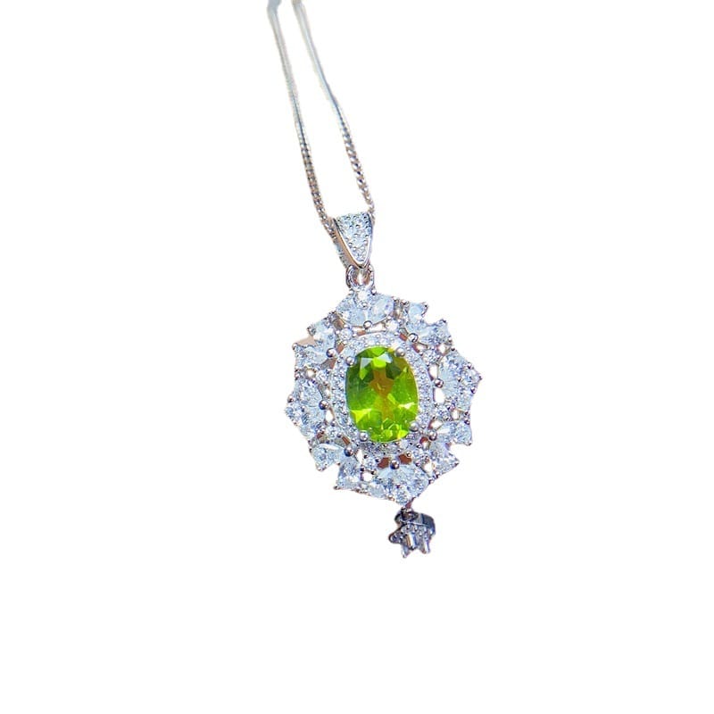 New natural olivine pendant 5 * 7mm temperament pendant 925 silver Lady pendant TikTok wholesale