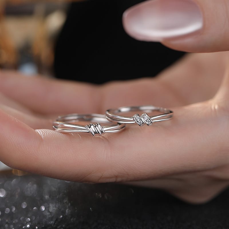 Abao S999 Pure Silver Concentric Knot Couple Rings, a Pair of High-End Simple Style Fashion Rings and Hand Accessories for Delivery