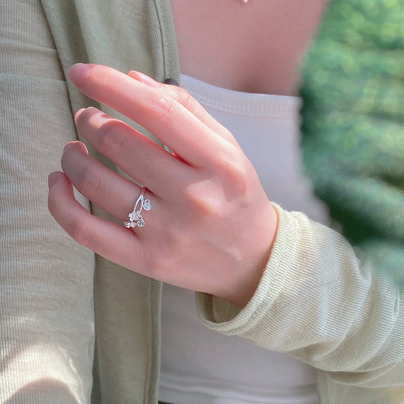 Po S999 Silver Flower Peace Ring Sweet and Fresh High Temperament Girls Send Girlfriend Ring for Hair