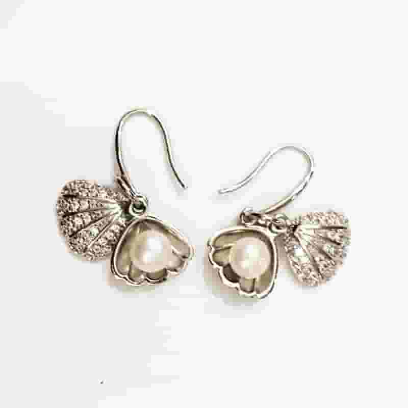 Natural Freshwater Pearl Earrings Opening and Capping Shell Set Zircon Pearl Earrings High Feeling Elegant Ear Hook s925 Silver Hook