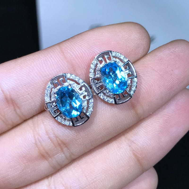 Single grain 2 Karat Swiss blue Topaz 925 sterling silver stud earrings beautiful color