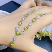 Simple natural olivine necklace main stone 5*7mm clavicle chain pendant exquisite first-hand supply batch
