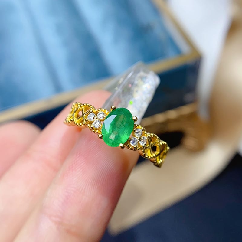 Simple 925 silver inlaid natural emerald ring ring 7*5mm live tremolo overseas supply